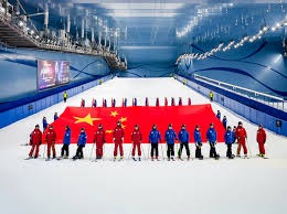 波士顿红袜队芬威球场 2025 年全面升级灯光系统，支持高清转播